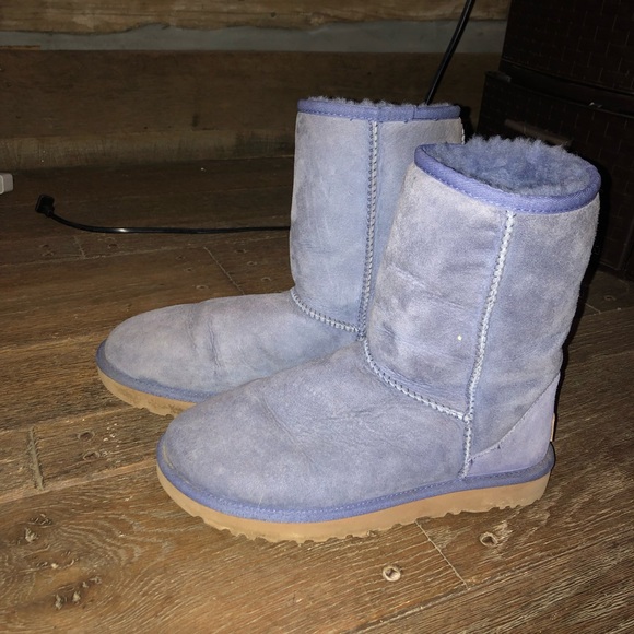 Uggs - Picture 1 of 2